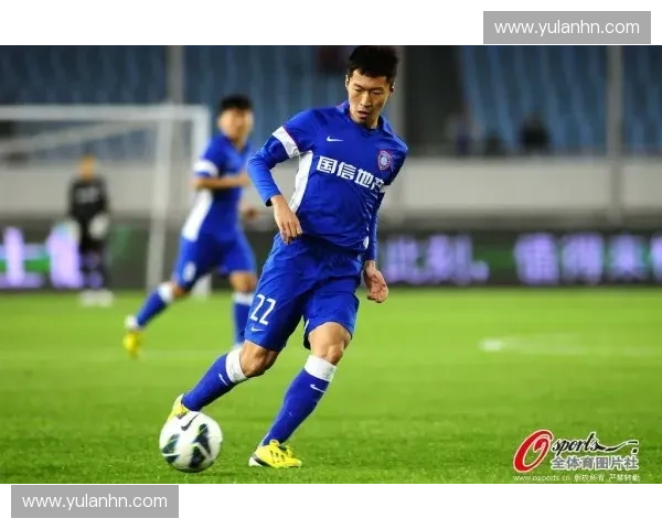 中国足球赛事最新战况分析：国内联赛与国际赛事双线作战表现点评