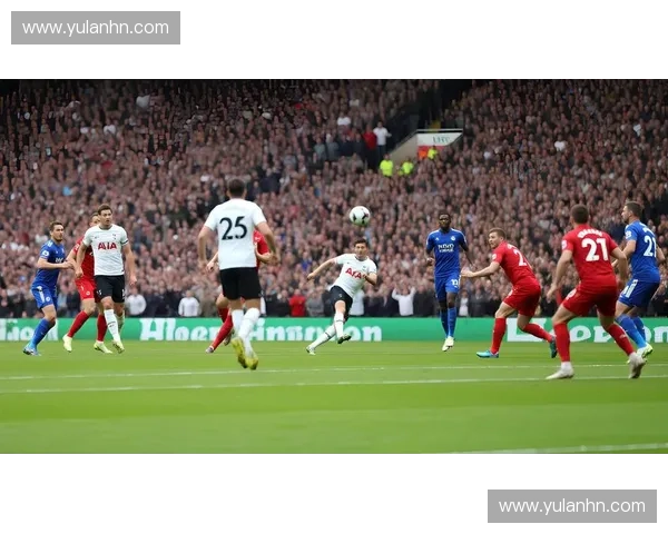 精彩激烈的足球比赛全程高清回放带你重温每个热血瞬间盛大呈现中